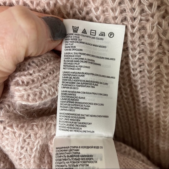 New Balance Cozy Pullover Sweater Knit Pink Turtleneck Size Medium WT73451 - Picture 14 of 14